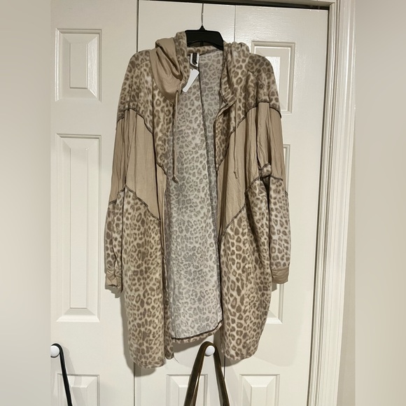 Sweaters - Hooded Cardigan Sweater Leopard Print
